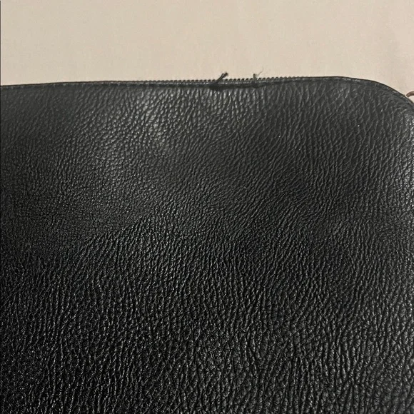 Elegant Black Crossbody Bag - Picture 6 of 11